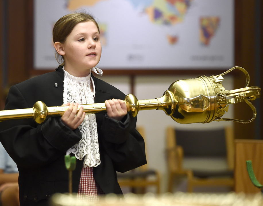 Serjeant-at-Arms picking up the Mace