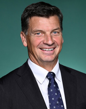 Portrait of The Hon Angus Taylor MP